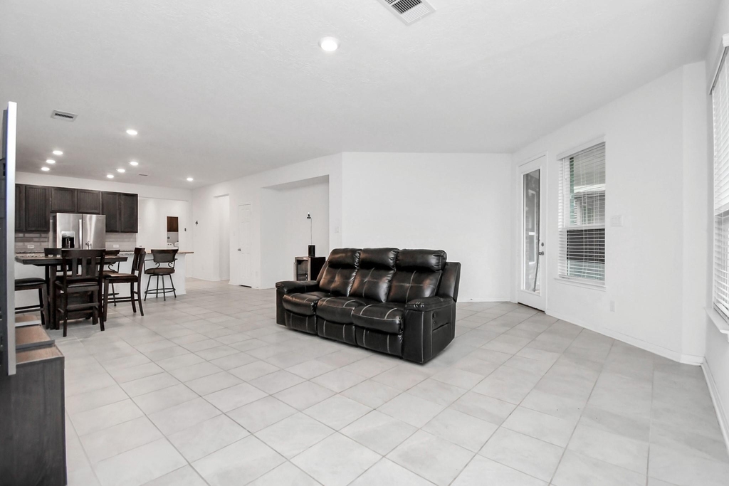 2030 Domeniko Drive - Photo 8