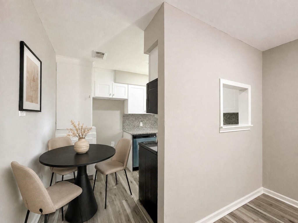 4537 Dakota Street - Photo 1