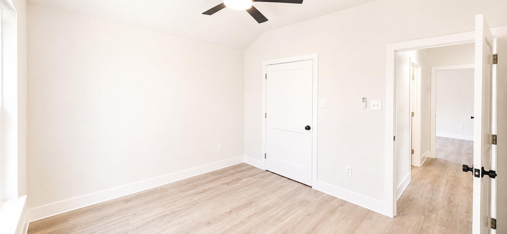 142b College Street - Photo 19