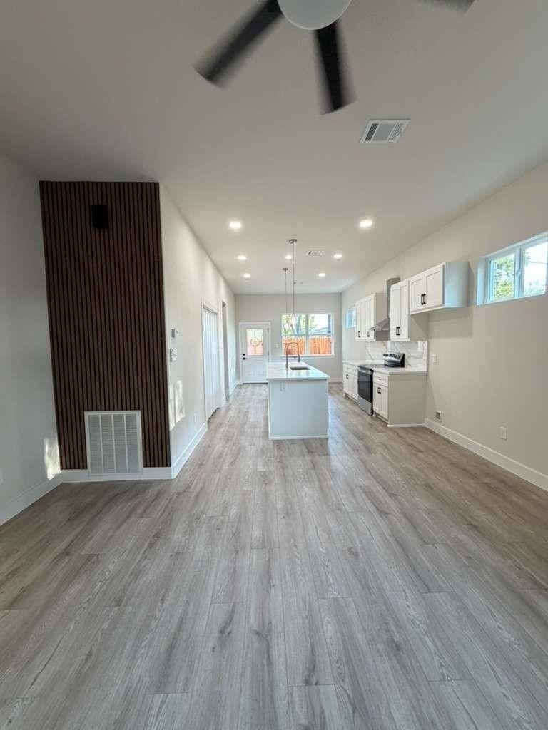 142b College Street - Photo 2