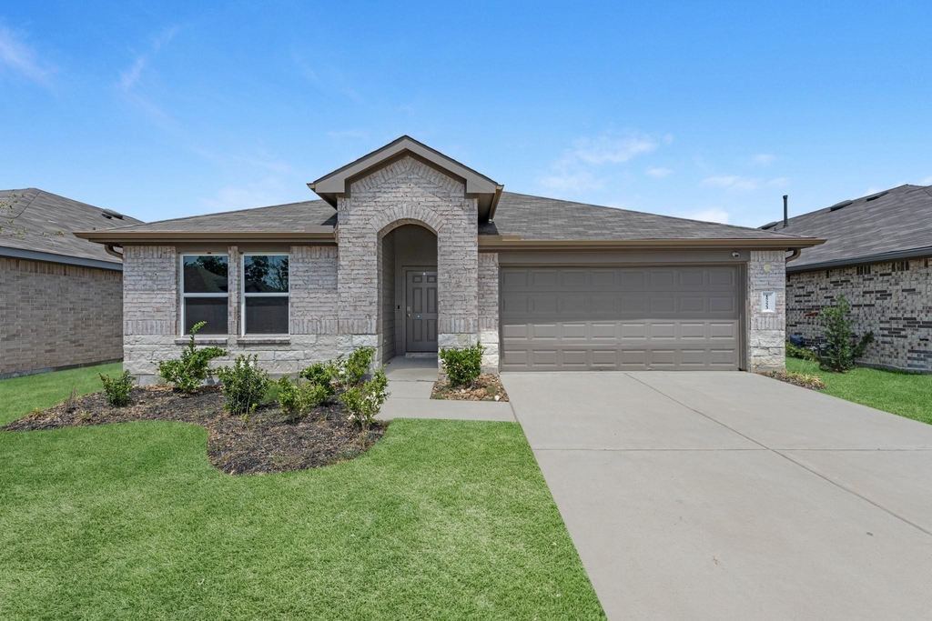 15223 Mayflower Street - Photo 0