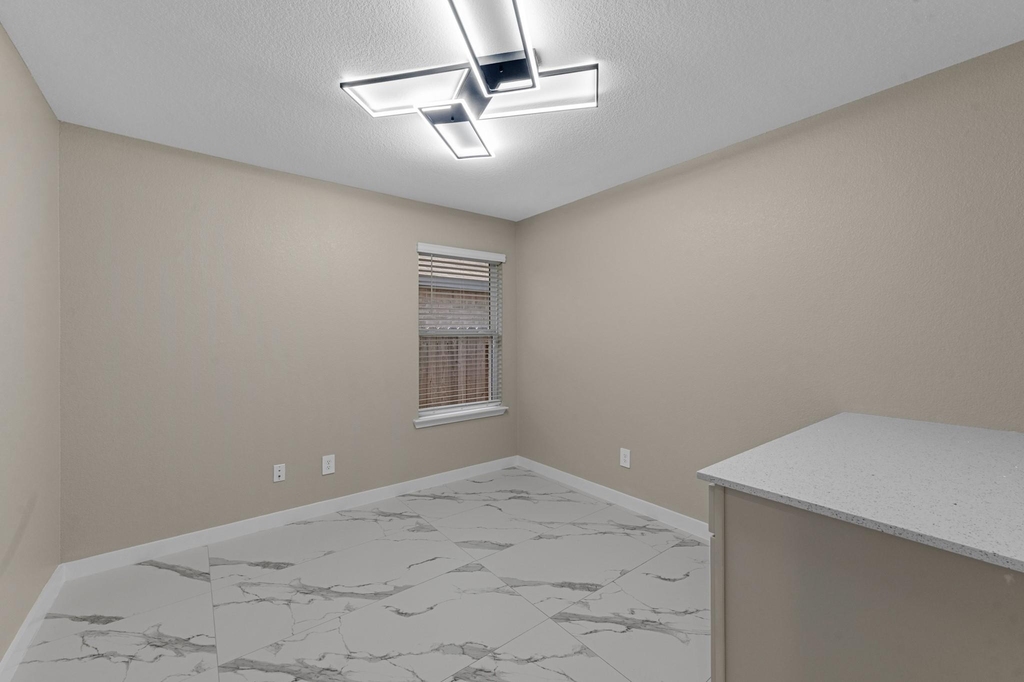15223 Mayflower Street - Photo 17