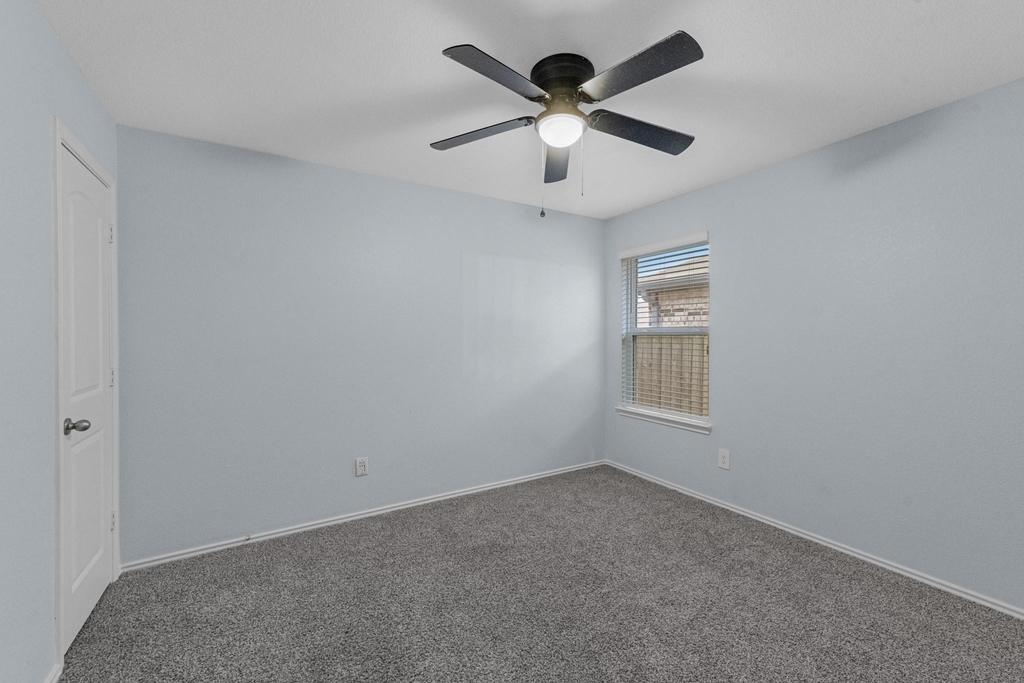 15223 Mayflower Street - Photo 25