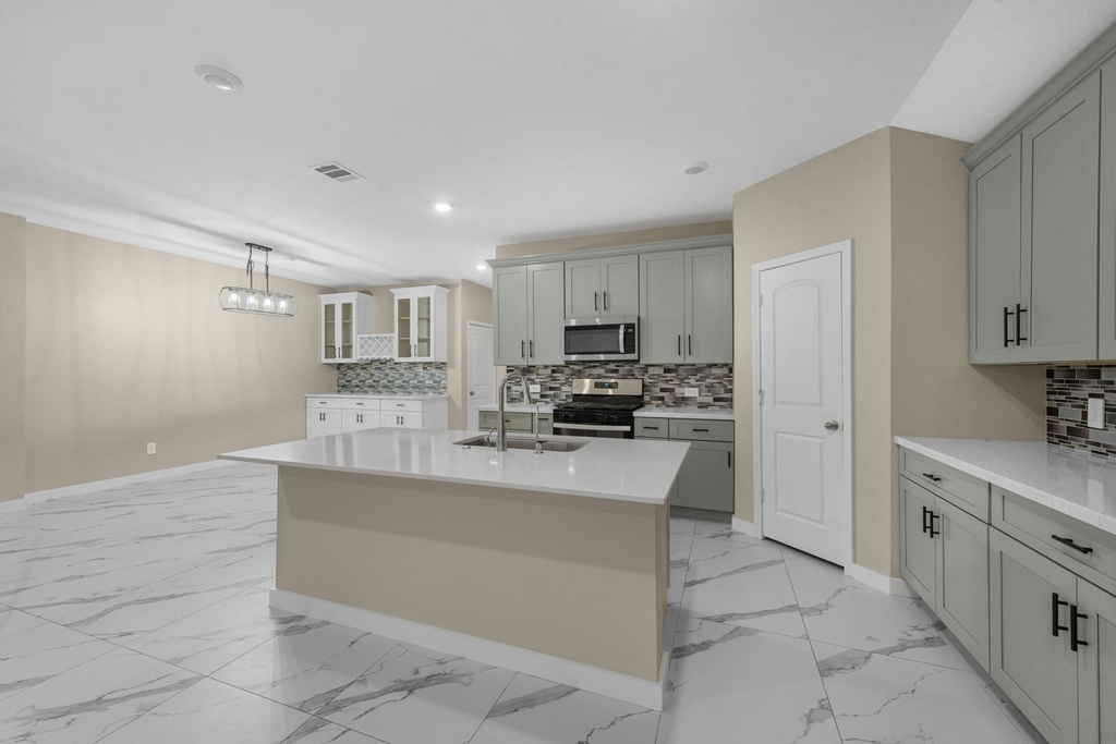 15223 Mayflower Street - Photo 6