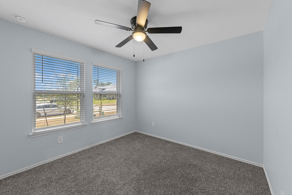 15223 Mayflower Street - Photo 19