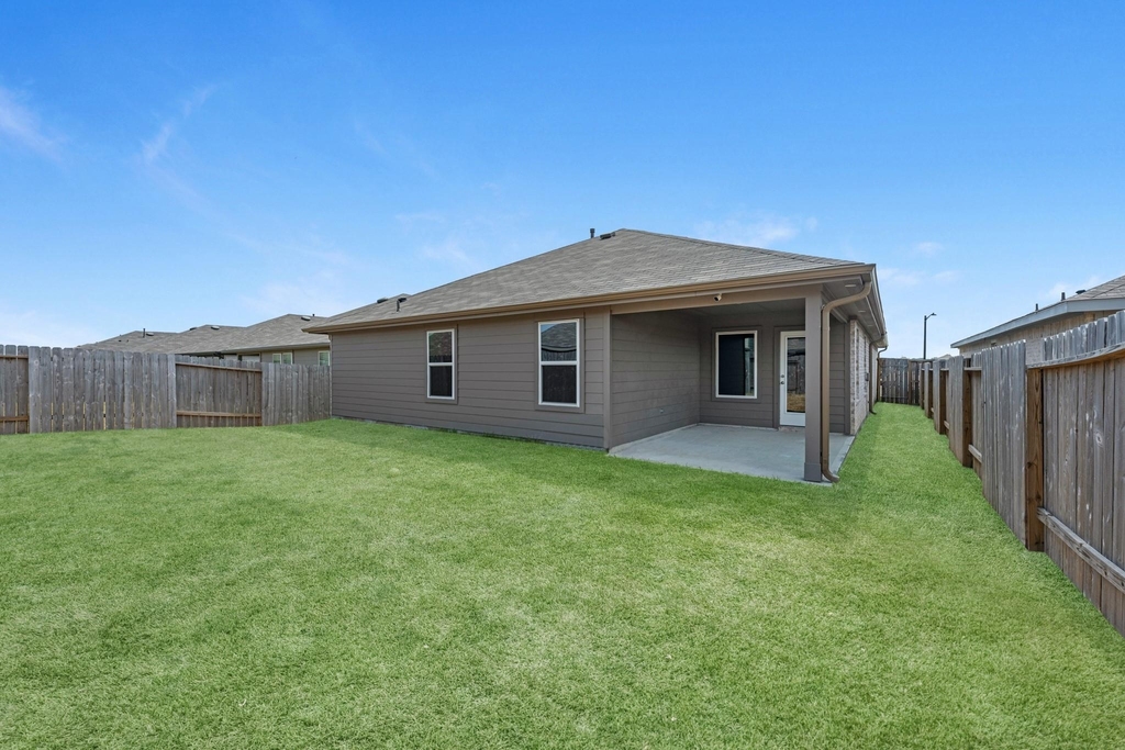 15223 Mayflower Street - Photo 29