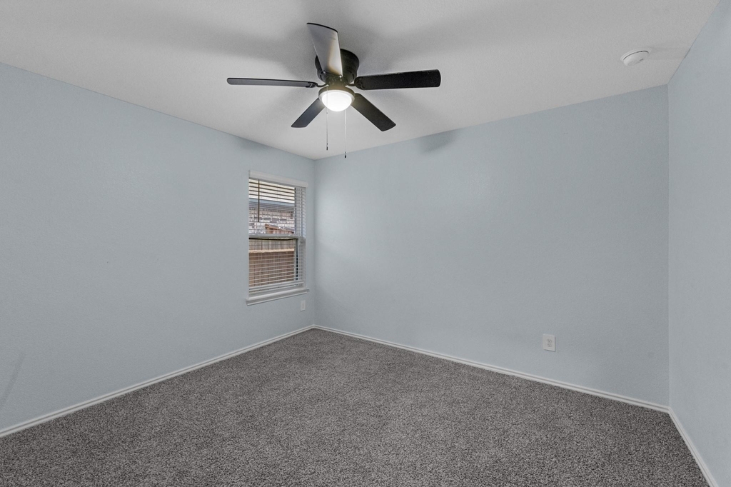 15223 Mayflower Street - Photo 22
