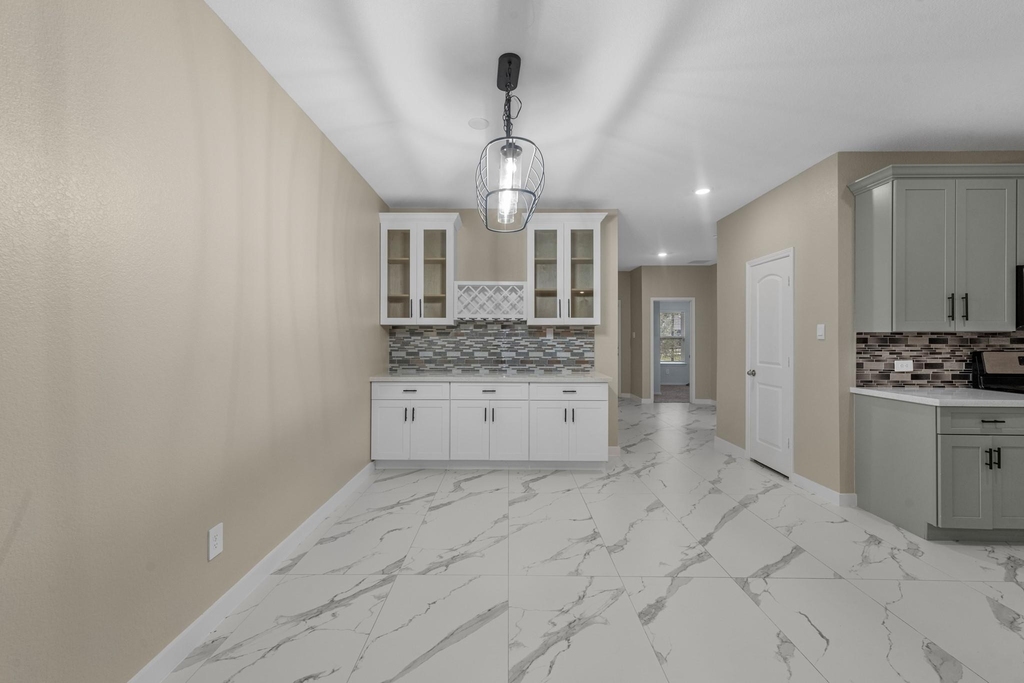 15223 Mayflower Street - Photo 8