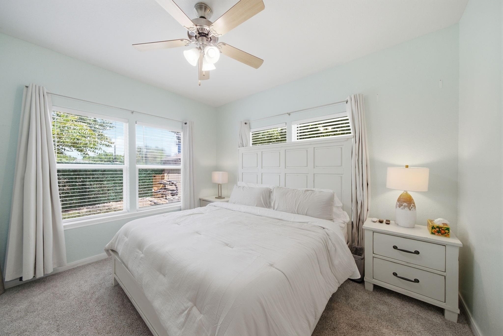 801 Wilkes Street - Photo 2