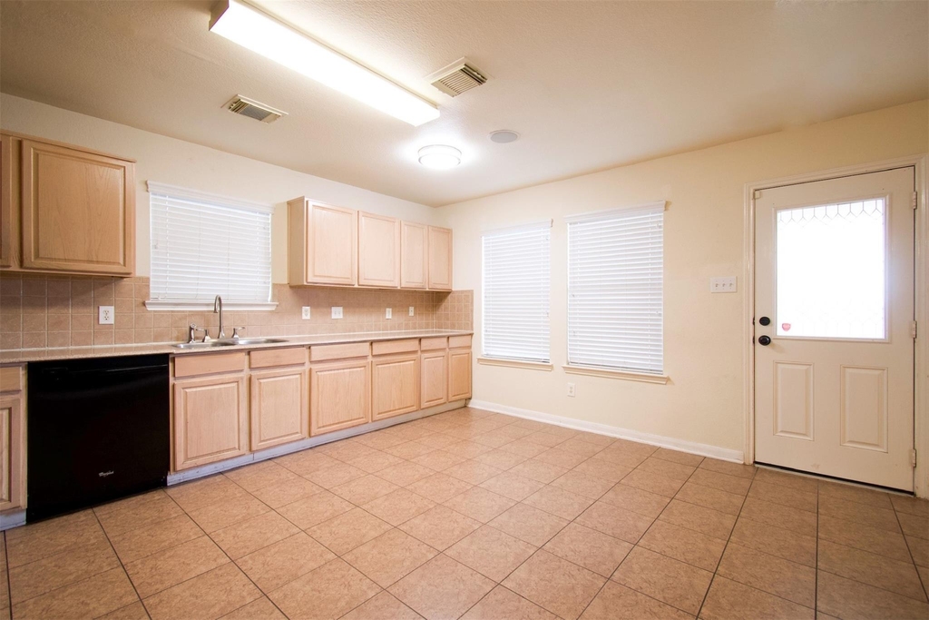 15602 Waumsley Way - Photo 14