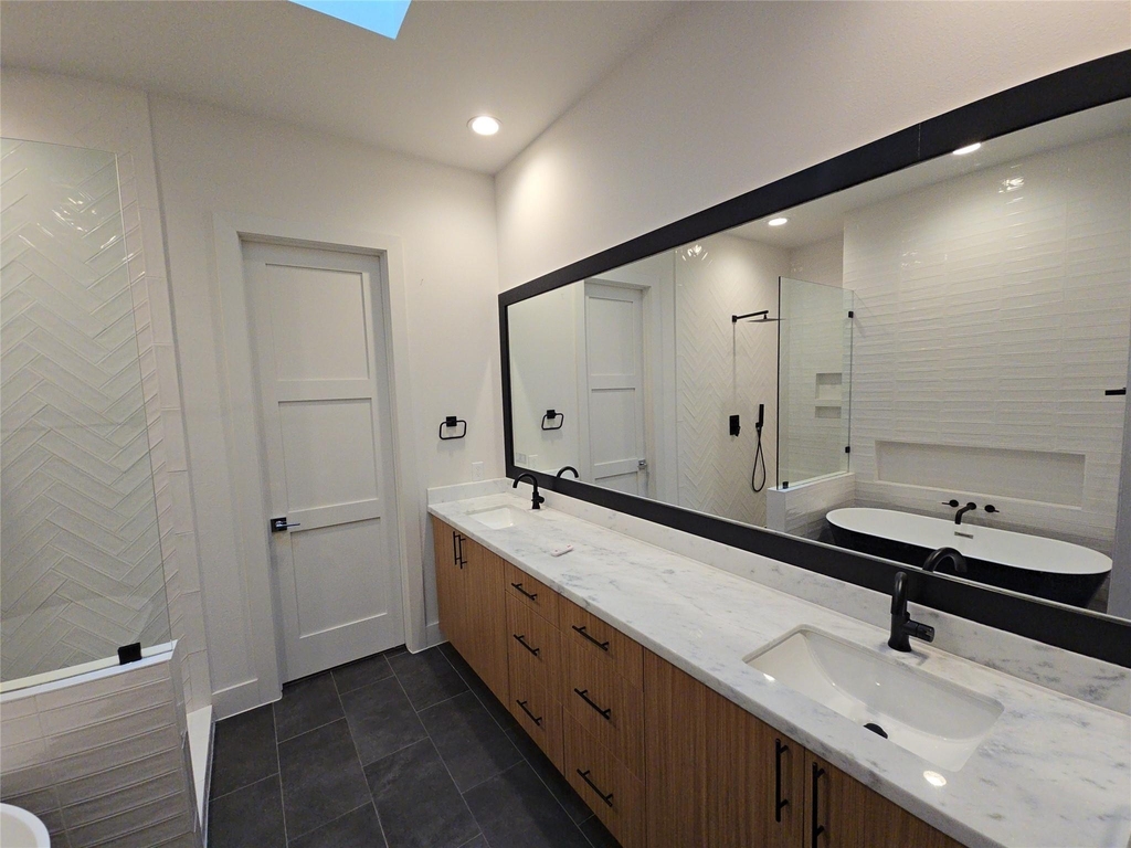 2414 Gray Street - Photo 13