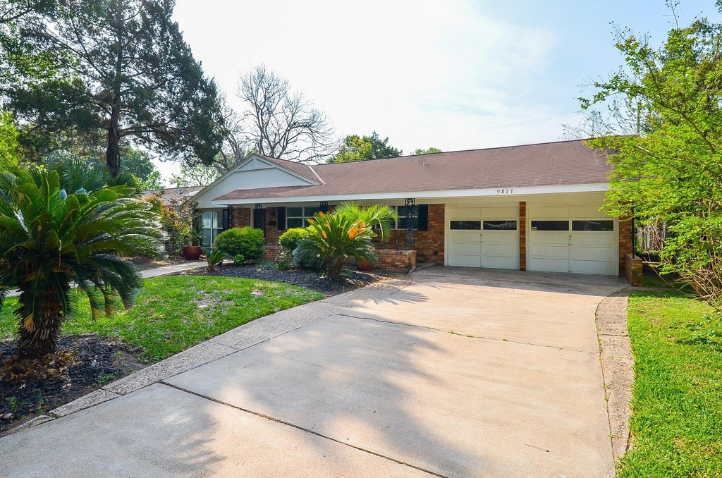 9817 Cedardale Drive - Photo 2