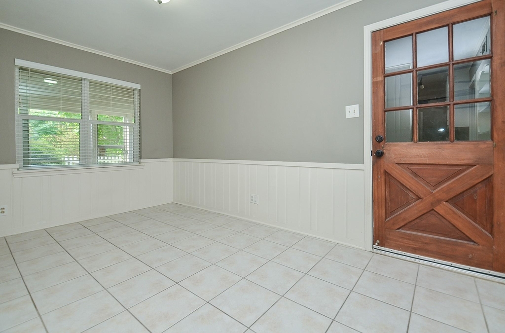 9817 Cedardale Drive - Photo 11