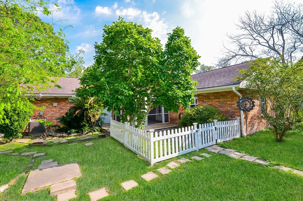 9817 Cedardale Drive - Photo 29