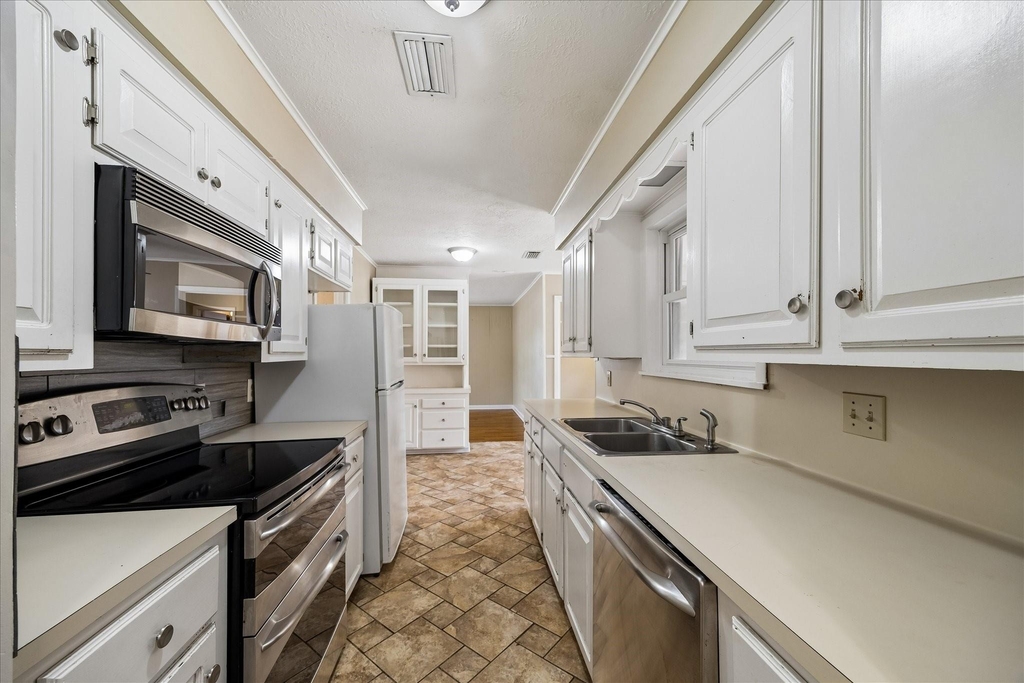 207 Eldridge Road - Photo 2