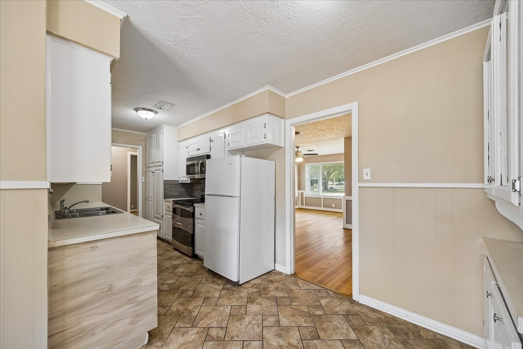 207 Eldridge Road - Photo 3