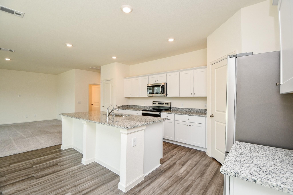 13526 Kinsman Road - Photo 11