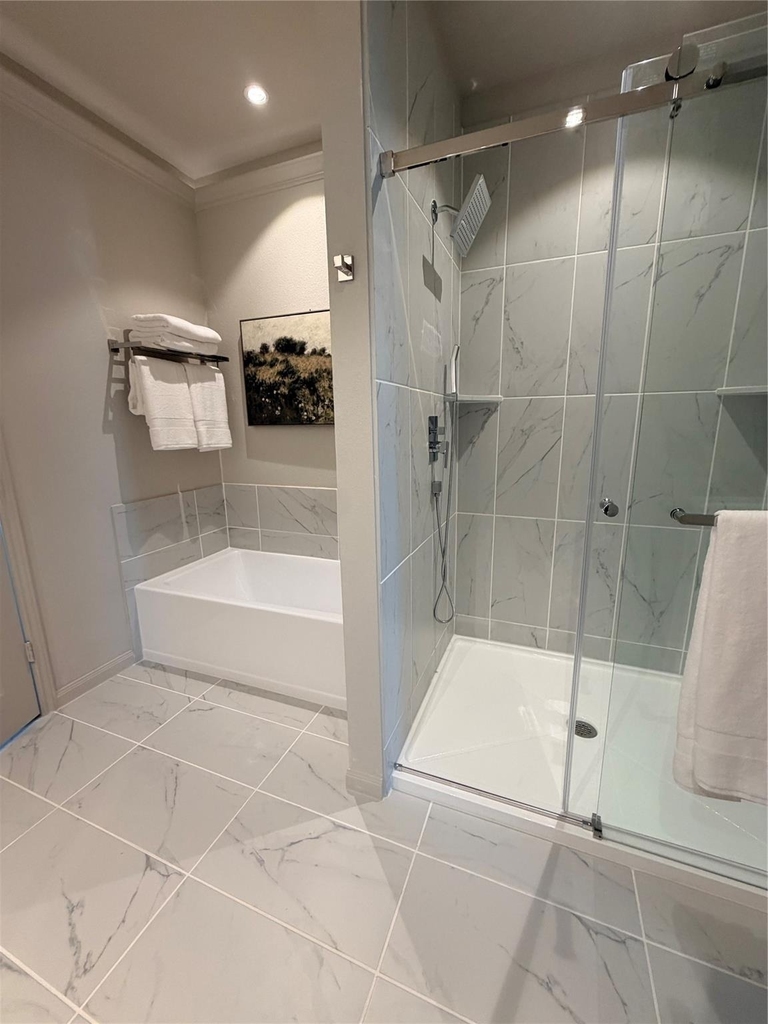 1211 Foxglove Street - Photo 2