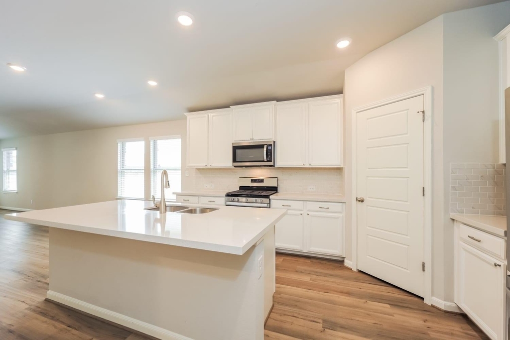 13134 Braxon Pass - Photo 4