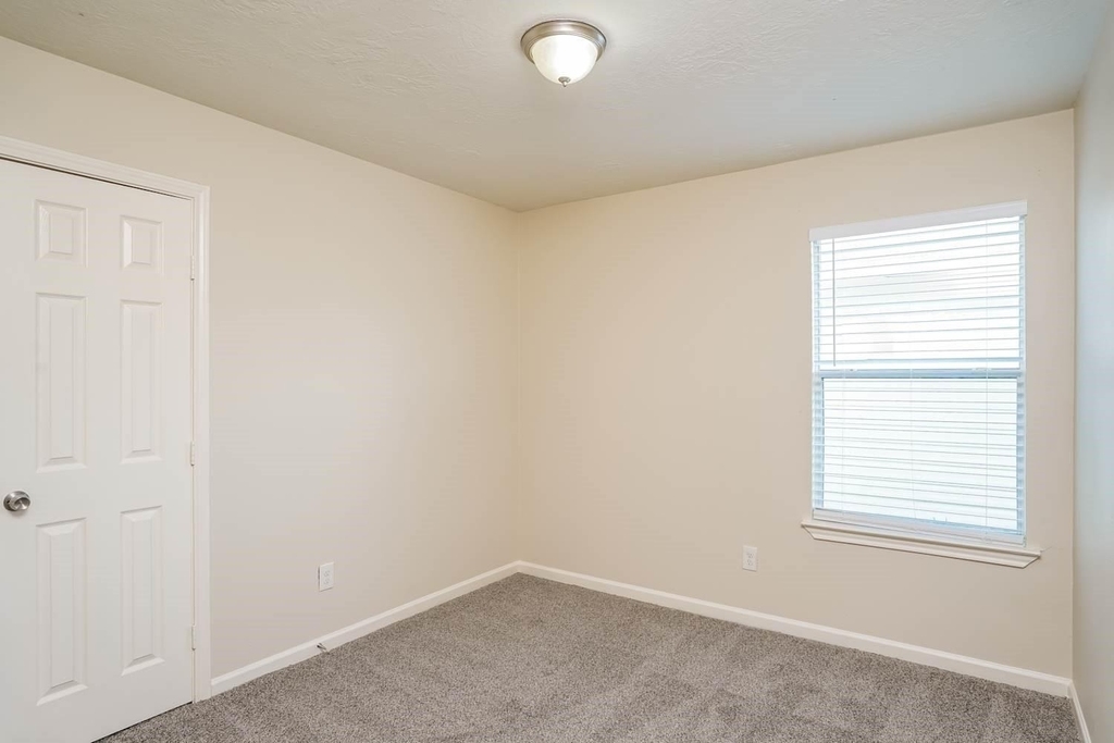 8583 Chaletford Drive - Photo 10