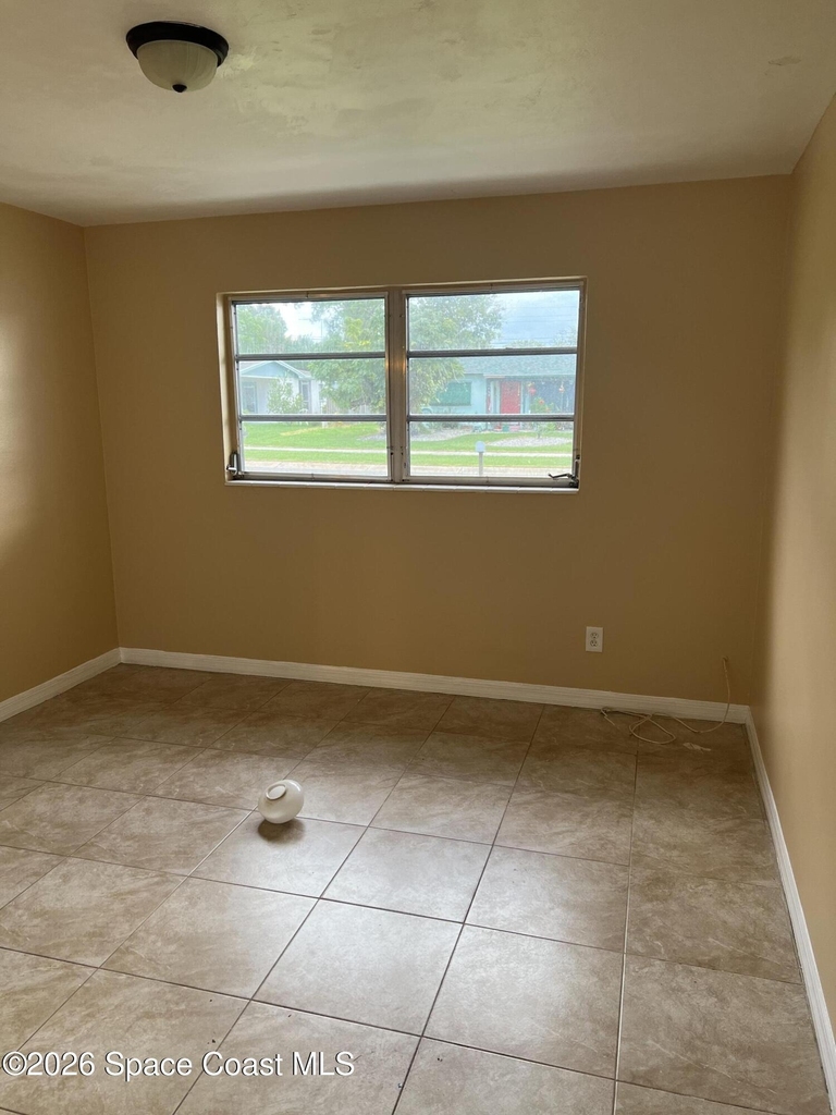 461 Amity Avenue - Photo 10