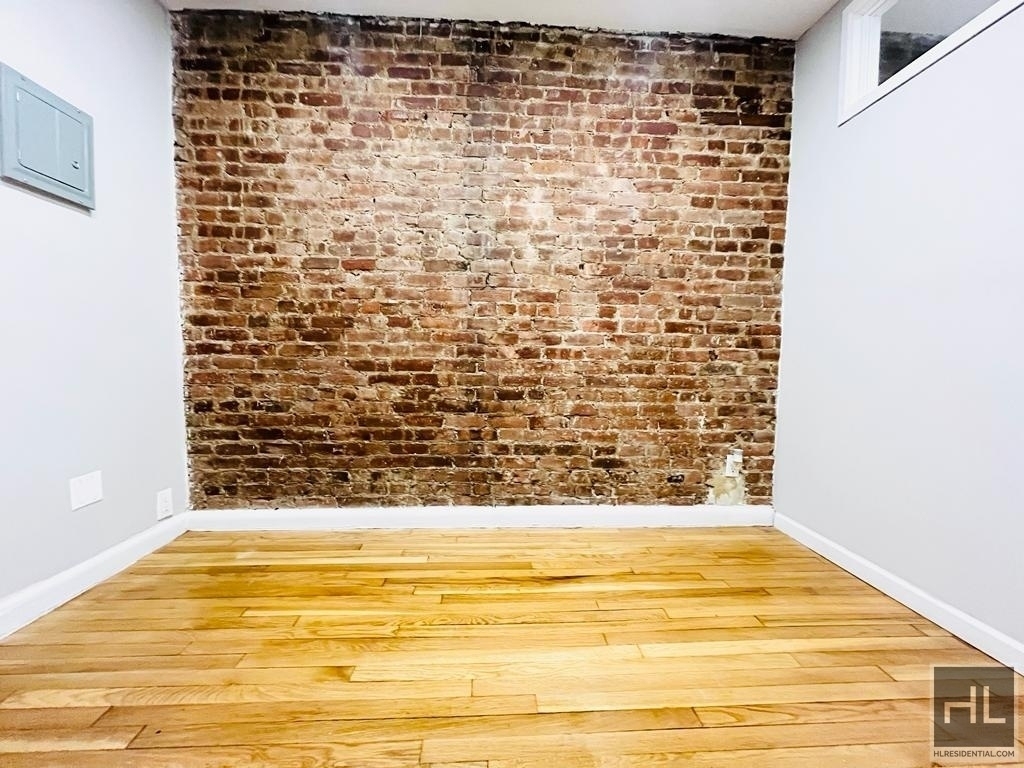 West 53 Street - Photo 4