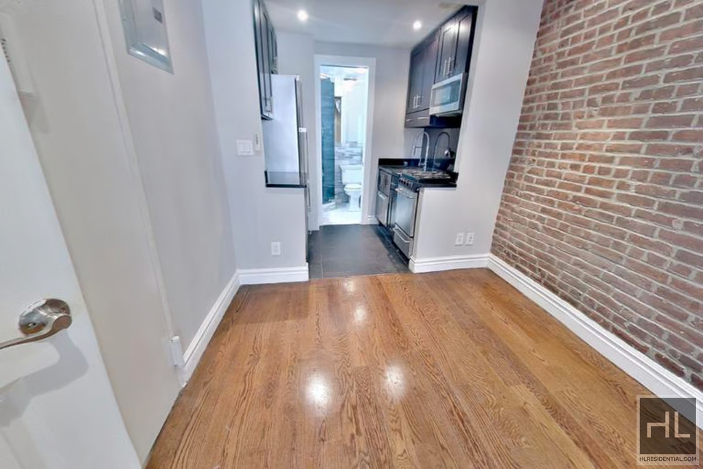 West 53 Street - Photo 1