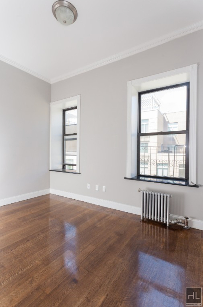 East 100th Street - Photo 3