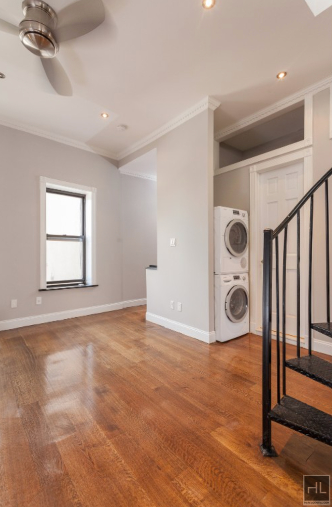 East 100th Street - Photo 1