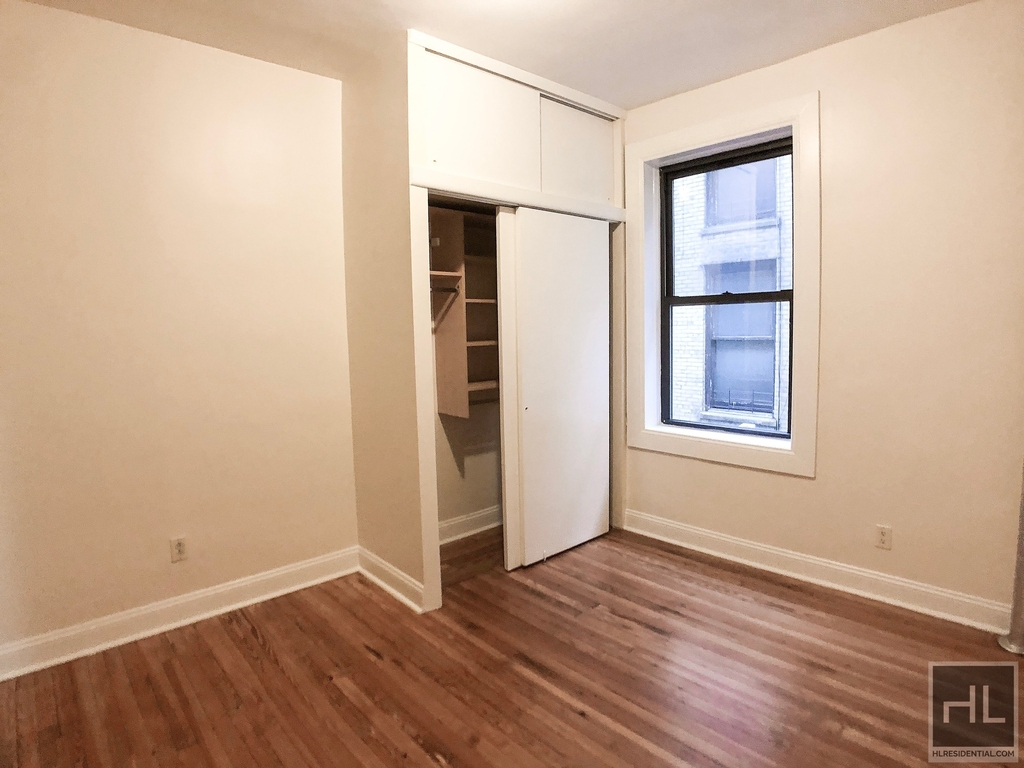 West 11th Street - Photo 1