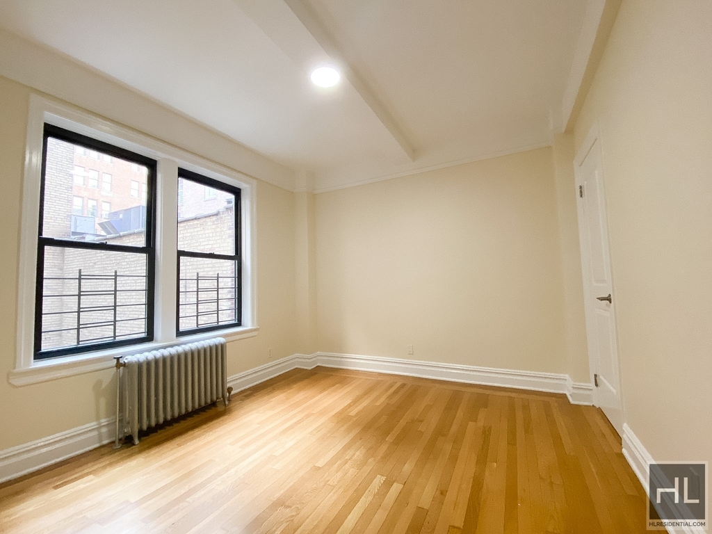 East 80th Street - Photo 2