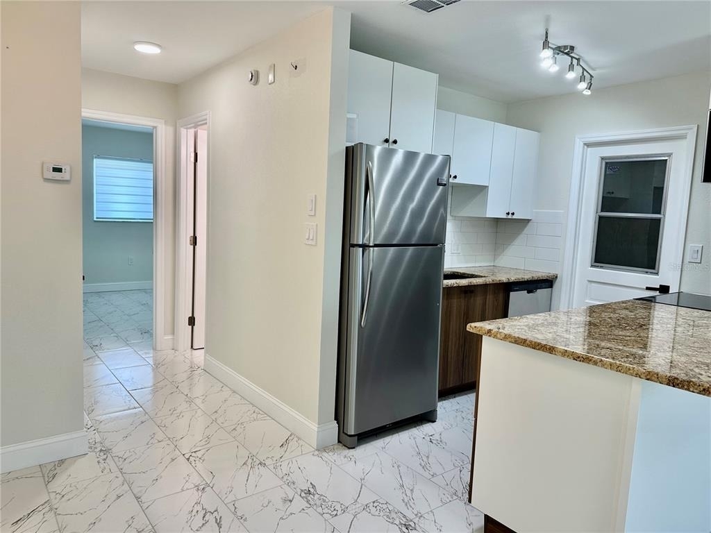 4918 Ilener Street - Photo 2