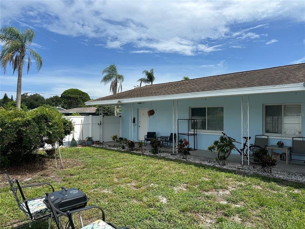 1020 70th Street N - Photo 1