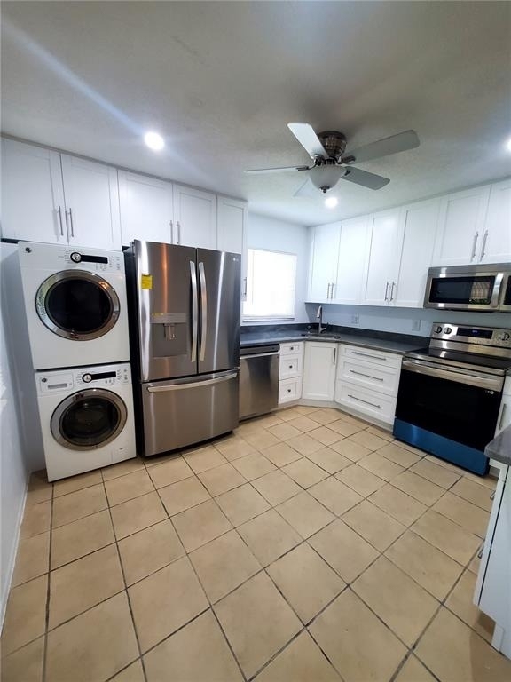1020 70th Street N - Photo 2
