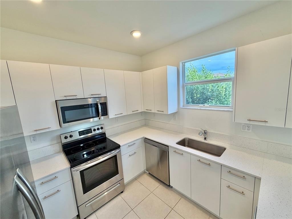 12621 Nw 23rd Place - Photo 8
