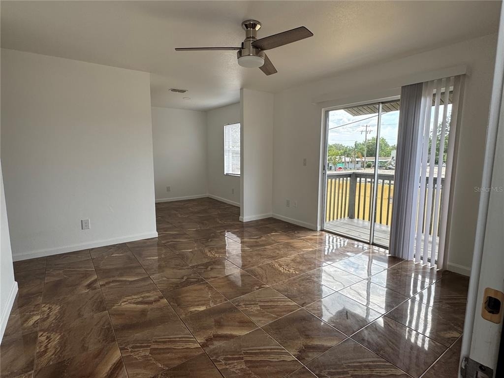 5608 S Manhattan Avenue - Photo 2