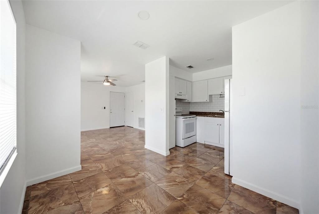 5608 S Manhattan Avenue - Photo 11