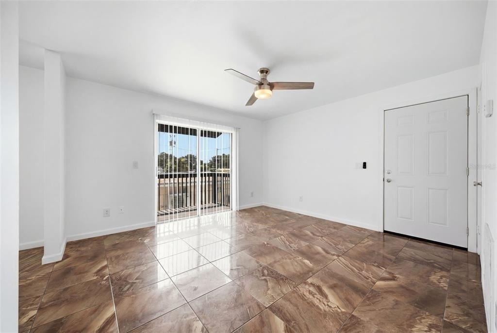 5608 S Manhattan Avenue - Photo 5