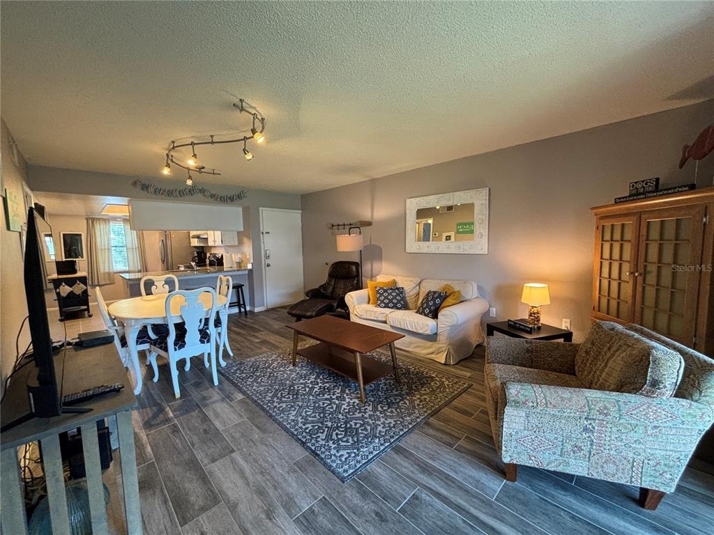 204 Meadow Lane - Photo 2