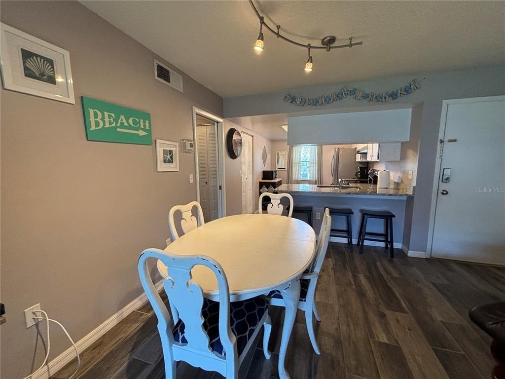 204 Meadow Lane - Photo 5