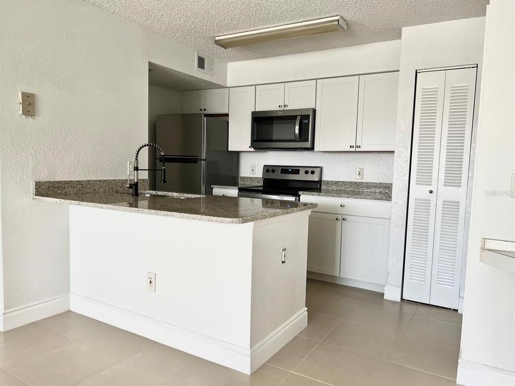 2218 Grand Cayman Court - Photo 3