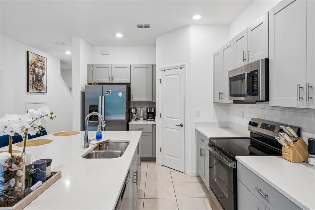 2576 Penguin Boulevard - Photo 8