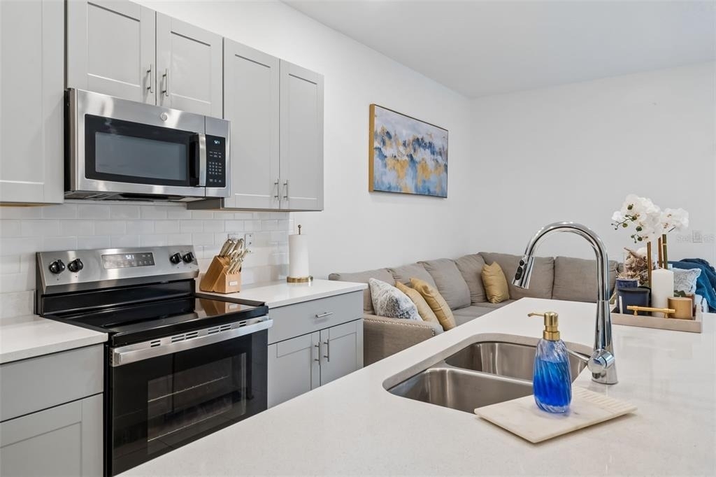 2576 Penguin Boulevard - Photo 9
