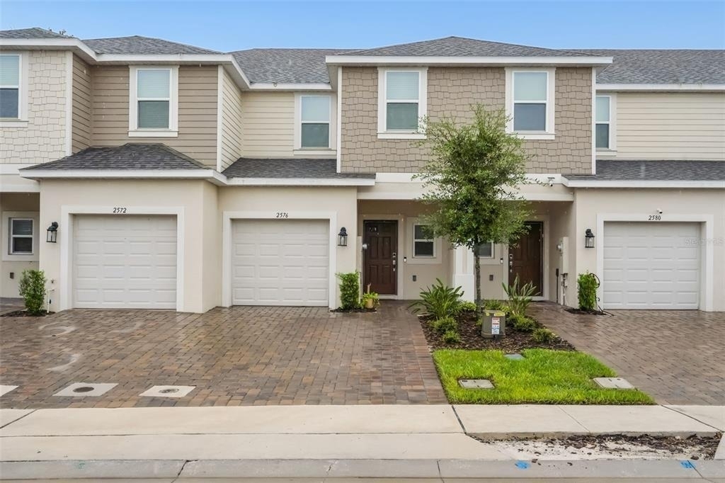 2576 Penguin Boulevard - Photo 0