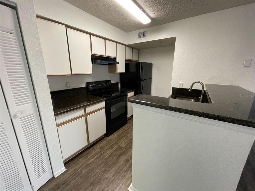 2202 Key West Court - Photo 4