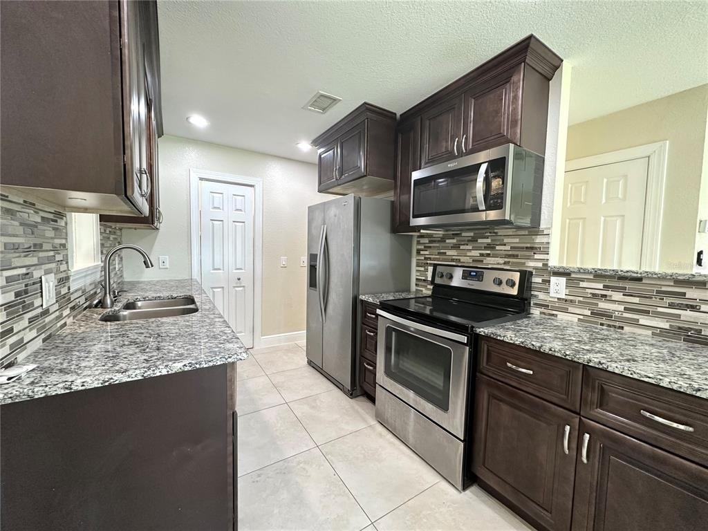 21402 Meehan Avenue - Photo 7