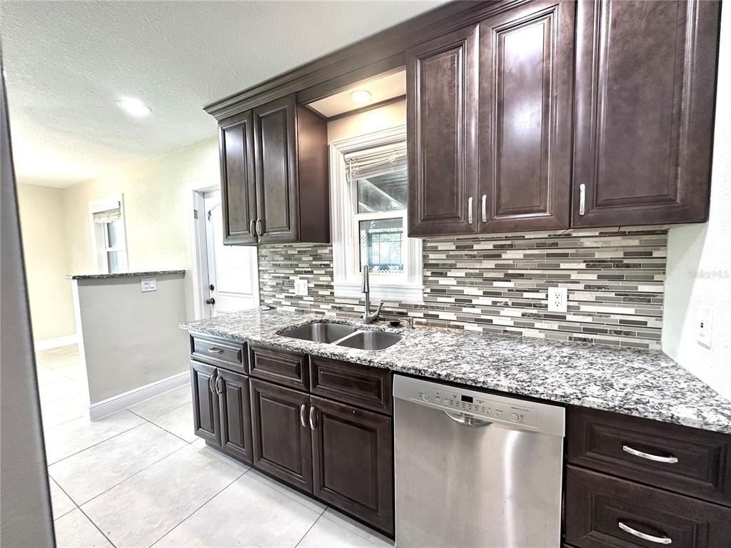 21402 Meehan Avenue - Photo 6