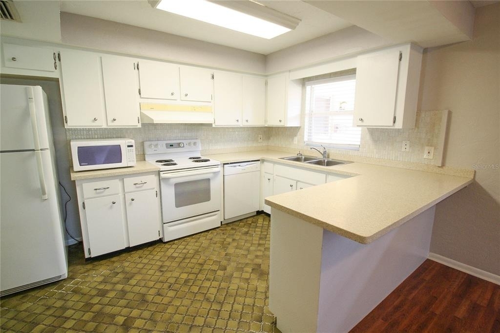 2530 Terry Lane - Photo 3