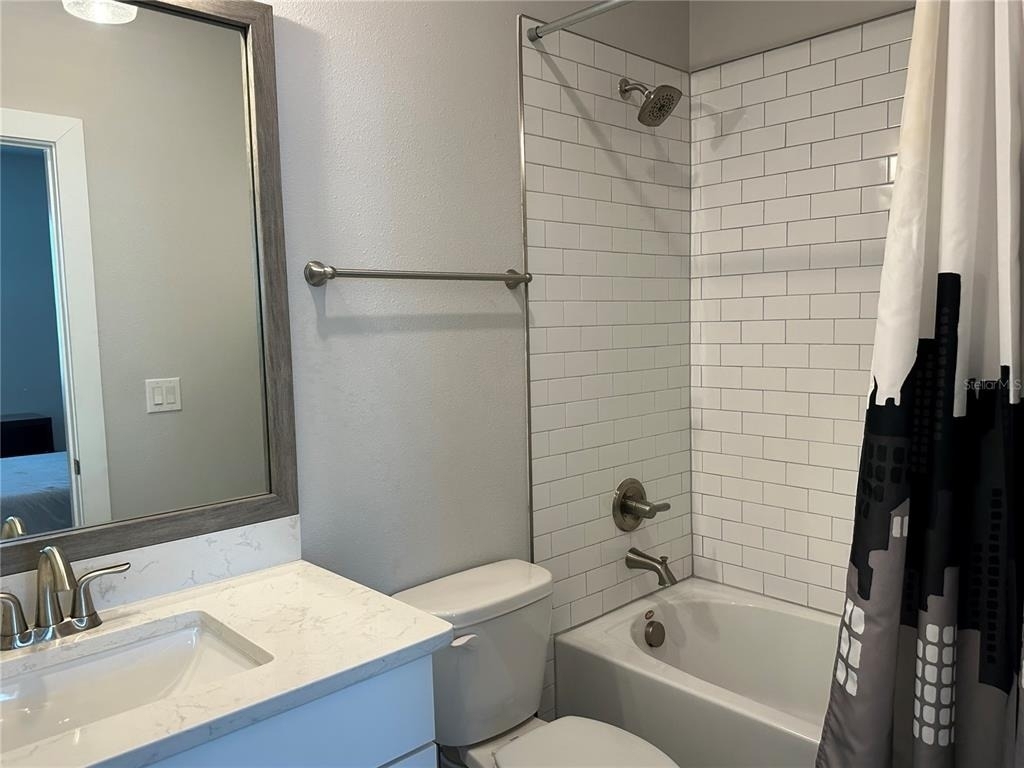 2328 Lindstrom Street - Photo 3