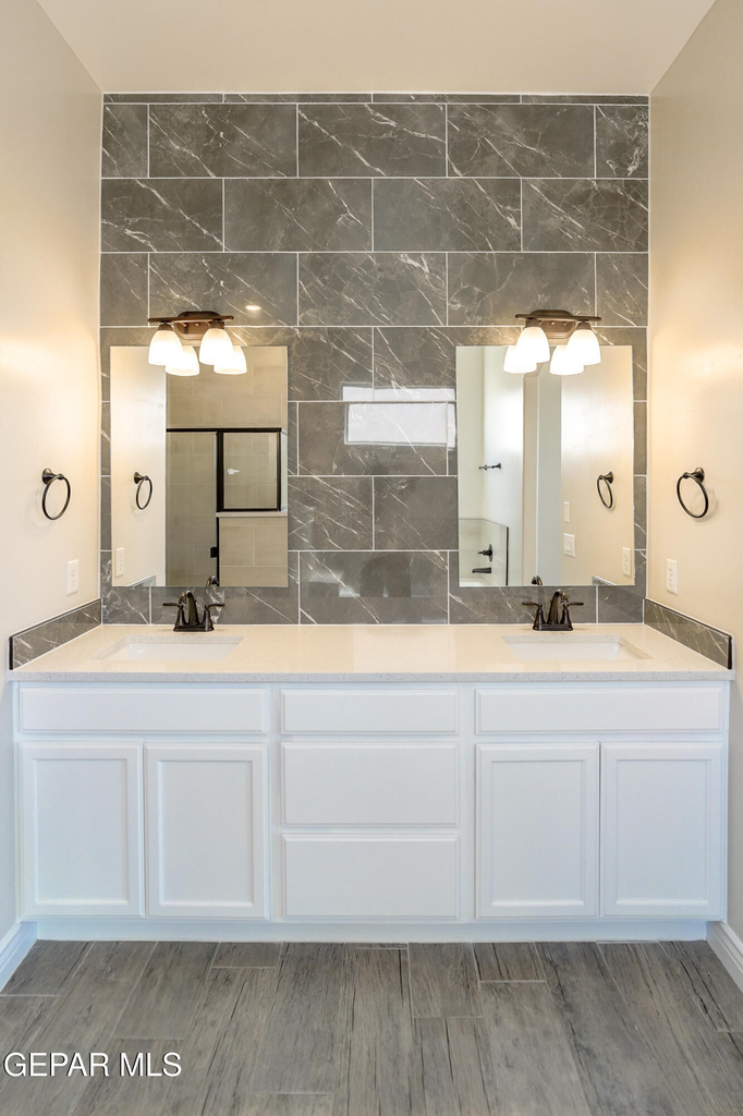 13368 Emerald Glass Drive - Photo 29